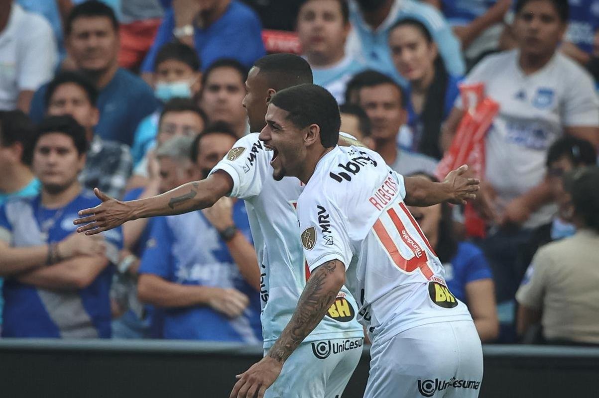 Fotos do jogo de ida das oitavas de final da Copa Libertadores, entre Emelec e Atltico, no estdio George Capwell, em Guayaquil, no Equador