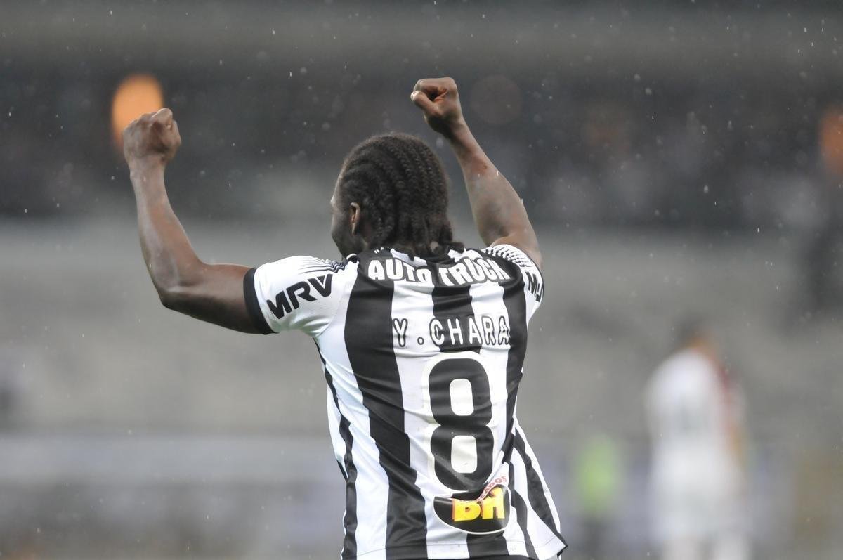 No segundo tempo, Char recebeu bola de Cazares e marcou o segundo do Atltico: 2 a 0