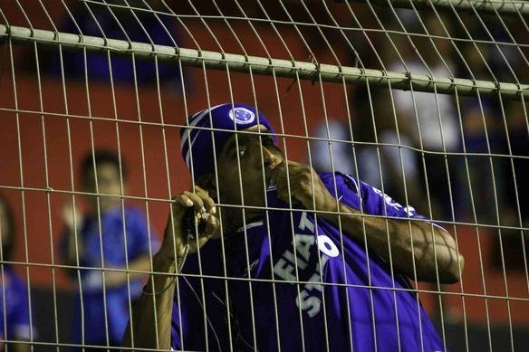 Torcida do Cruzeiro dentro do Barrado, jogo que marcou o tricampeonato brasileiro