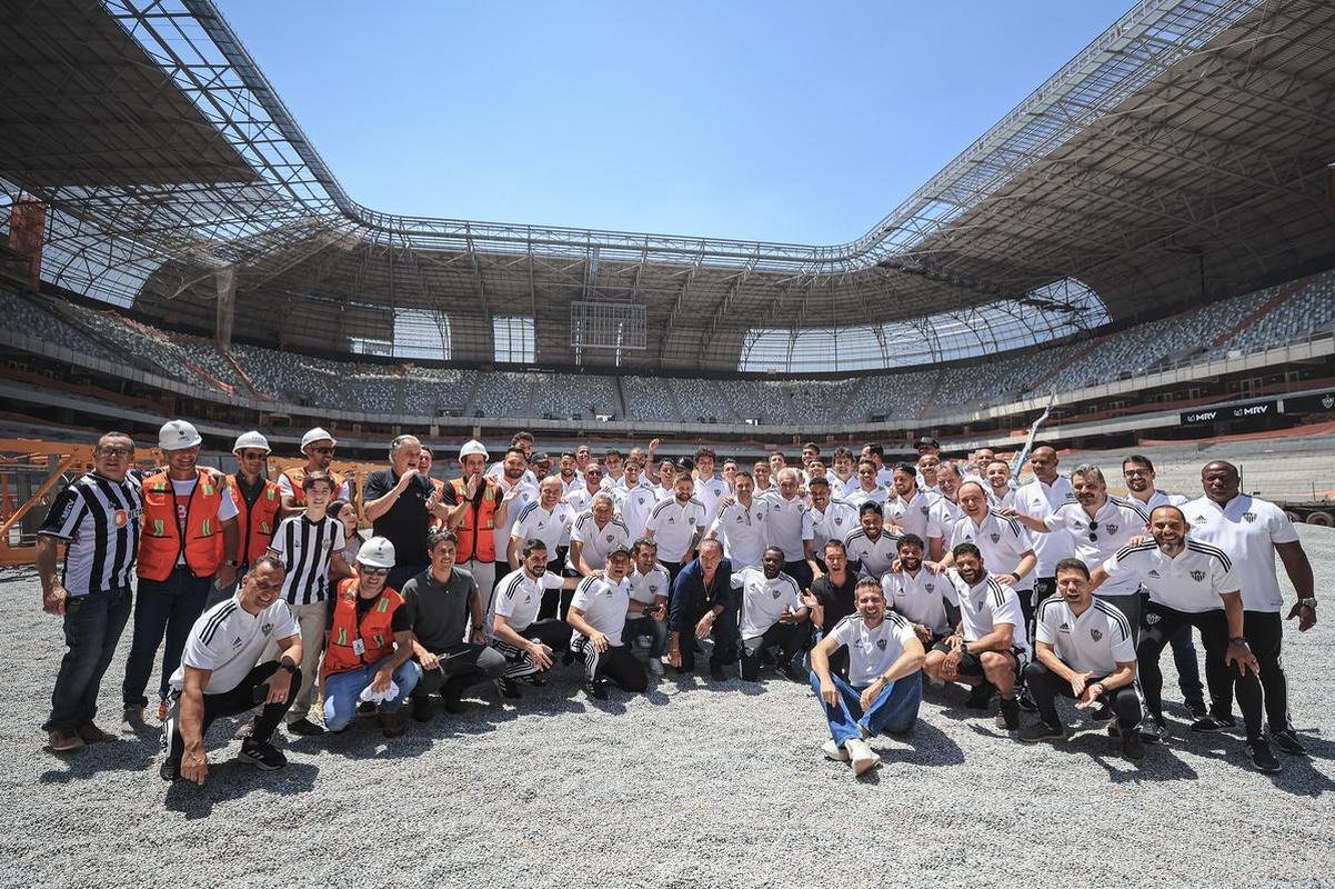 Na manh deste sbado (24/9), jogadores, comisso tcnica e diretoria do Atltico visitaram as obras da Arena MRV, futura casa do Galo.