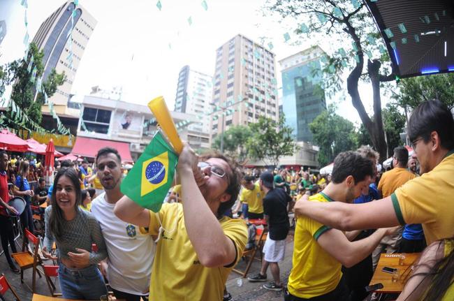 Comediante Fabio Rabin diz ter sido apreendido e quase morto no Quatar  durante jogo do Brasil. : r/brasil