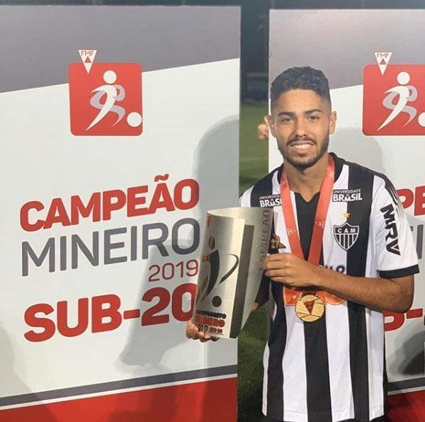 Calebe - Revelado pelo So Paulo, o meia de 19 anos chegou ao Atltico na reta final do Campeonato Mineiro. A estreia dele foi justamente no jogo do ttulo, contra o Tupi. 
