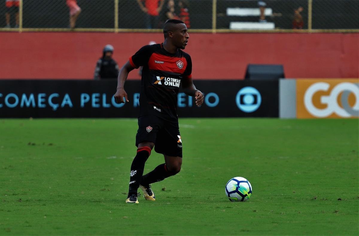 Vitória derrotou Atlético por 1 a 0, no Barradão, com gol de Léo Ceará