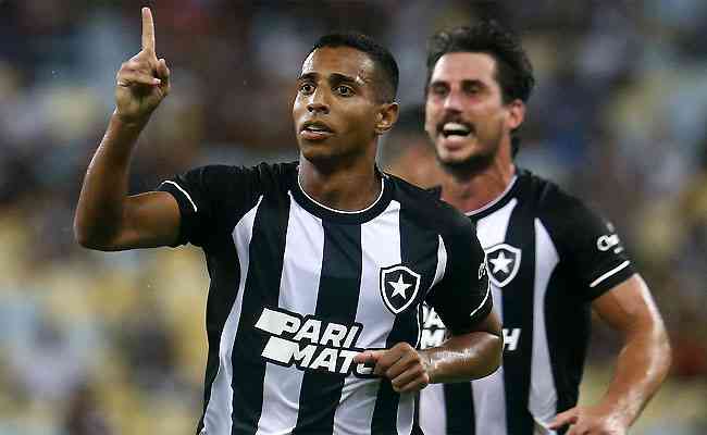Vctor S comemora o gol da vitria  do Botafogo no clssico contra o Fluminense