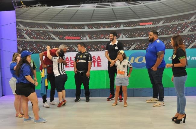 Integrantes do Instituto Viva Down visitaram estdio da TV Alterosa 