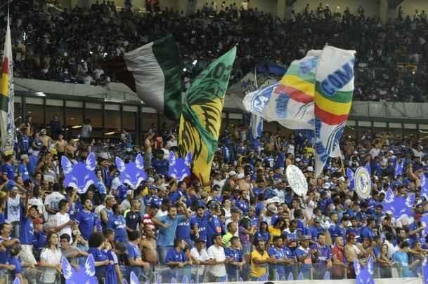 Torcida do Cruzeiro durante partida contra o Grmio, pela semifinal da Copa do Brasil