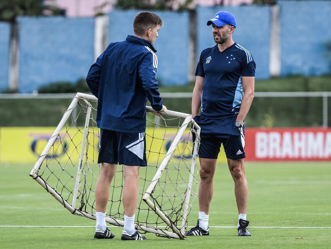 Imagens do treino do Cruzeiro nesta tera-feira (3 de janeiro), na Toca da Raposa II