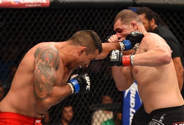 Fotos da vitória arrasadora de Fabrício Werdum sobre Cain Velasquez