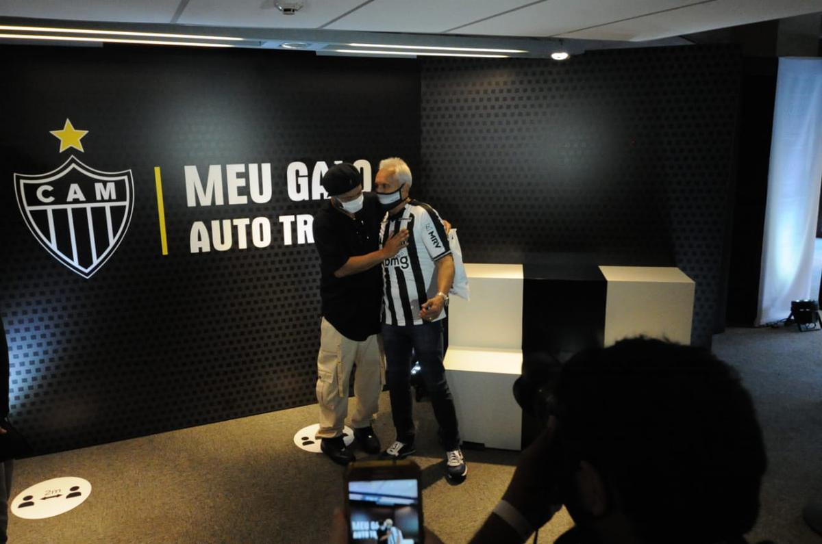 Ronaldinho Gacho durante evento de um patrocinador do Atltico no Mineiro, em Belo Horizonte. Ex-jogador, de 40 anos, tirou fotos com clientes, funcionrios e se encontrou com o ssia Jos Robson Batista de Oliveira 