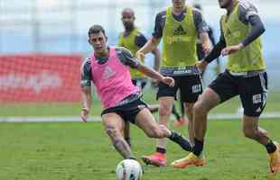 Atacante argentino Pavon voltou a trabalhar com o grupo de jogadores dos Galo