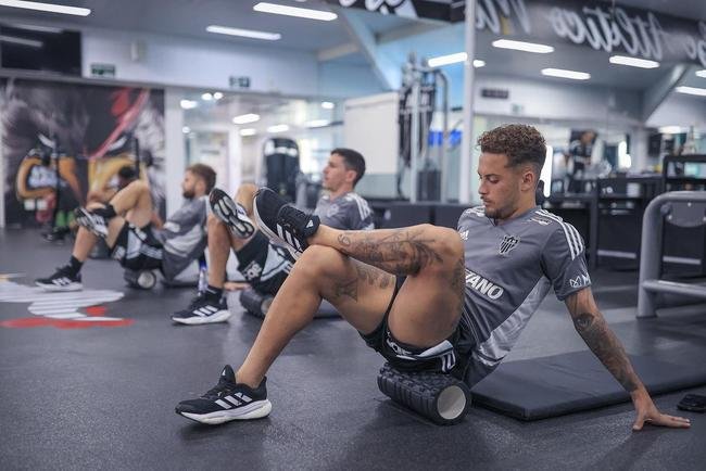 Ainda sem Arana, Atltico teve treino na Cidade do Galo, nesta segunda-feira (8), para o confronto com o Palmeiras pela Copa Libertadores.