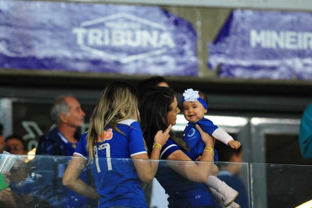 Imagens da torcida do Cruzeiro no jogo contra o Botafogo, pela Copa do Brasil, no Mineiro