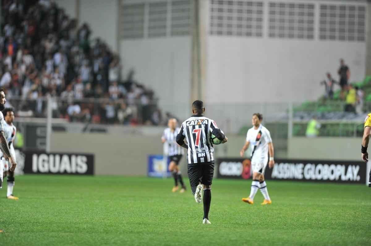 Imagens da partida entre Atltico e Vasco, no Independncia