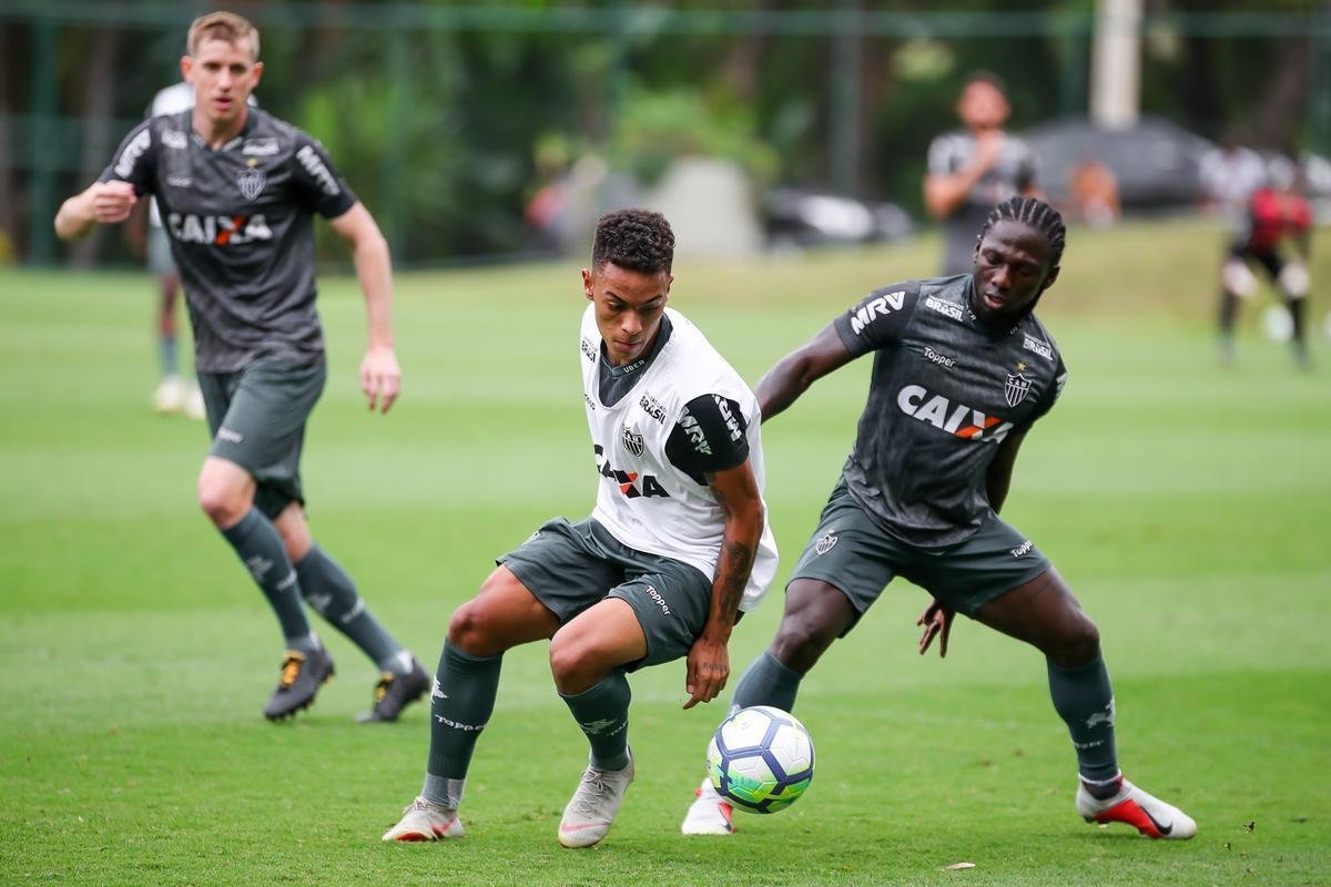 Veja, em fotos, como foi o primeiro treino de Levir Culpi nesta quinta passagem pelo Atltico