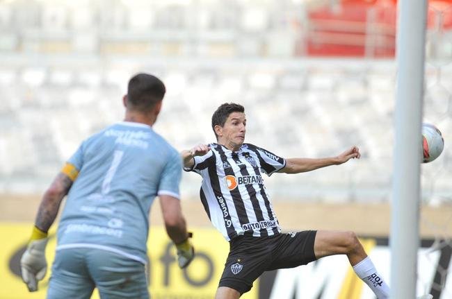 Fotos do jogo de ida da semifinal do Campeonato Mineiro, entre Caldense e Atltico, no Mineiro, em Belo Horizonte