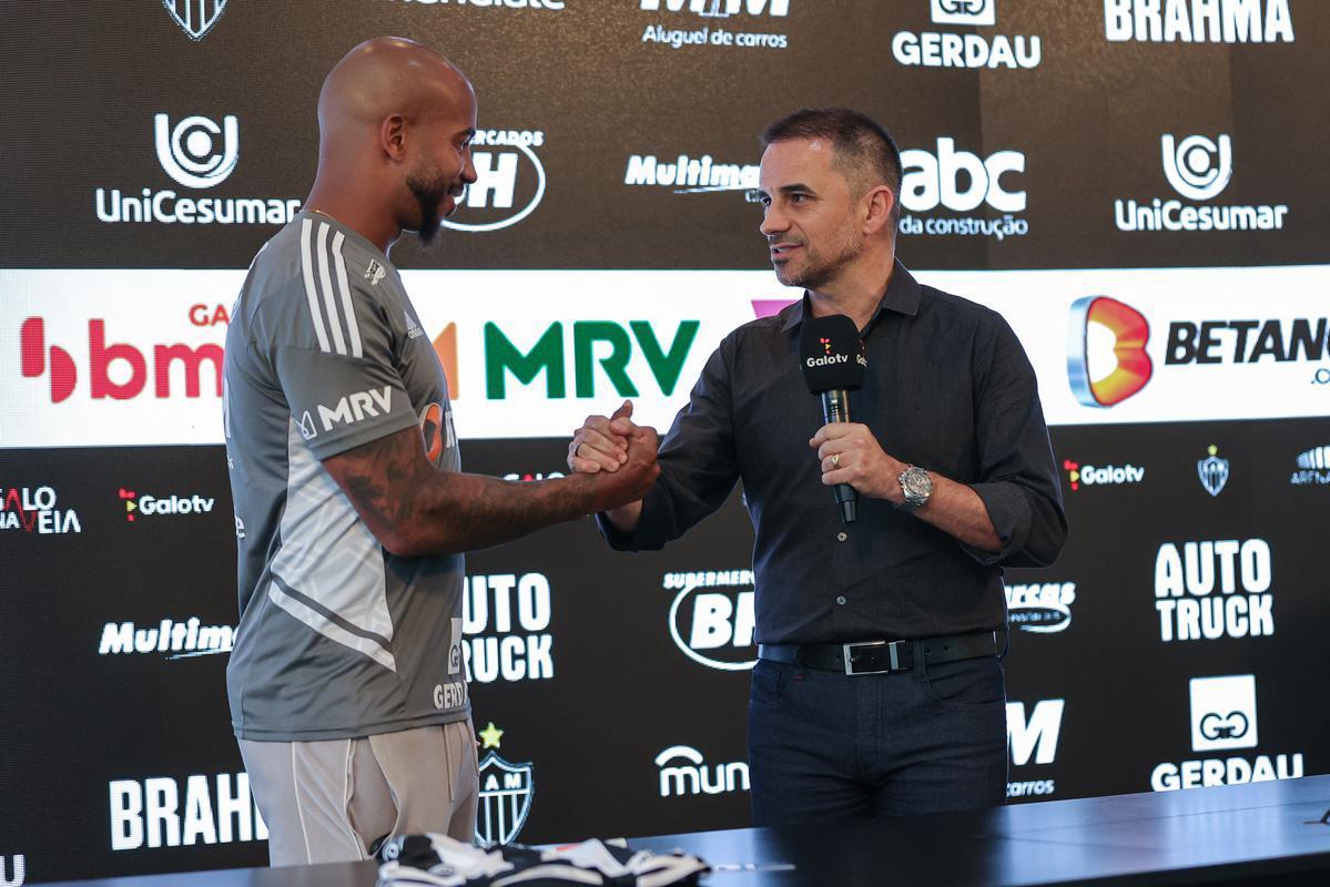 Veja fotos da apresentao de Patrick no Atltico