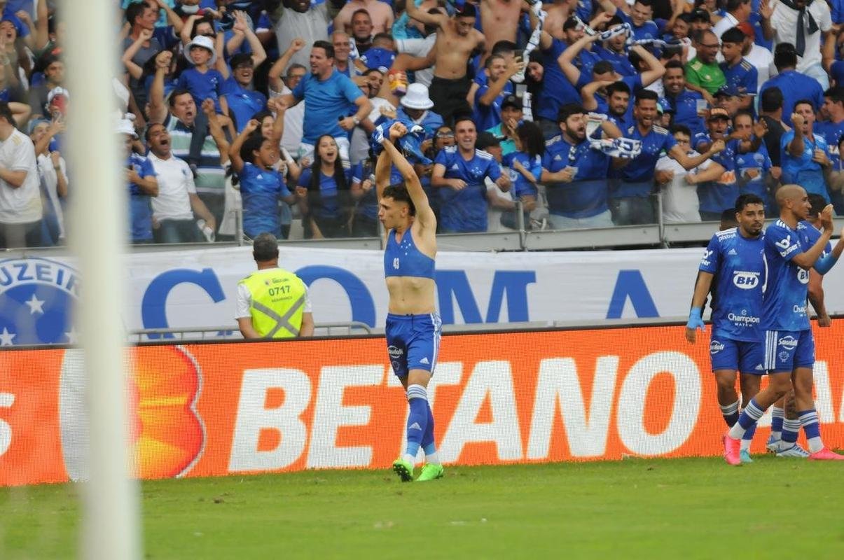 Fotos da partida entre Cruzeiro e Bahia, no Mineir�o, pela 20� rodada da S�rie B do Brasileiro