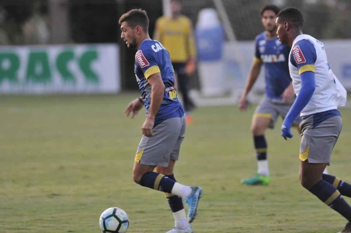 Mano Menezes testou novidades no Cruzeiro para enfrentar o So Paulo na estreia do Brasileiro