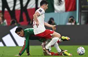 Imagens do jogo entre Mxico e Polnia, pelo Grupo C da Copa do Mundo.