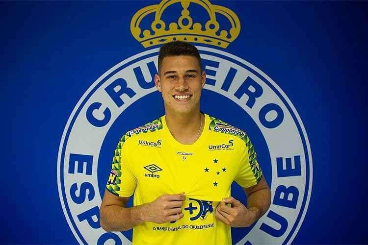 O Cruzeiro informou no dia 19 de fevereiro que o goleiro Vincius e o zagueiro Ramon testaram positivo para a COVID-19