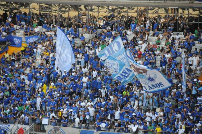Cruzeiro x Bahia: fotos da torcida da Raposa no Mineiro