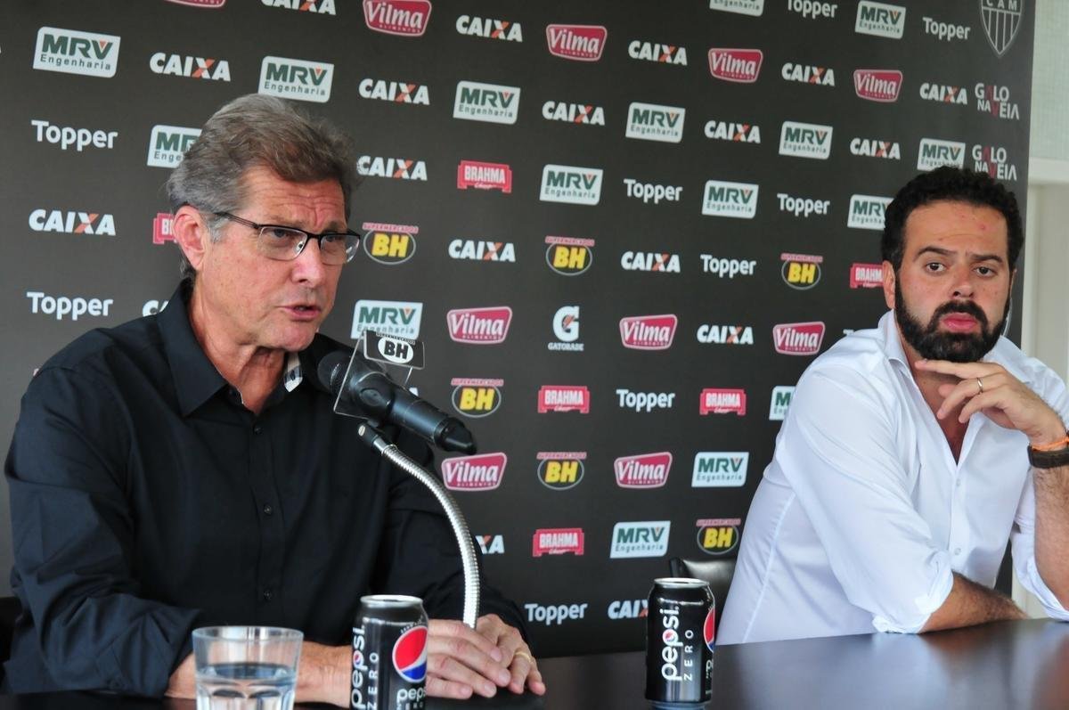 O tcnico Oswaldo de Oliveira foi apresentado na tarde desta tera-feira e, em seguida, comandou treino na Cidade do Galo