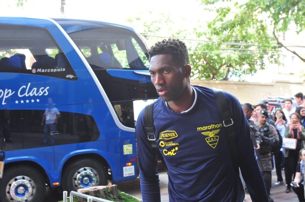 Delegao do Equador desembarcou nesta tera-feira em Belo Horizonte, onde estrear na Copa Amrica