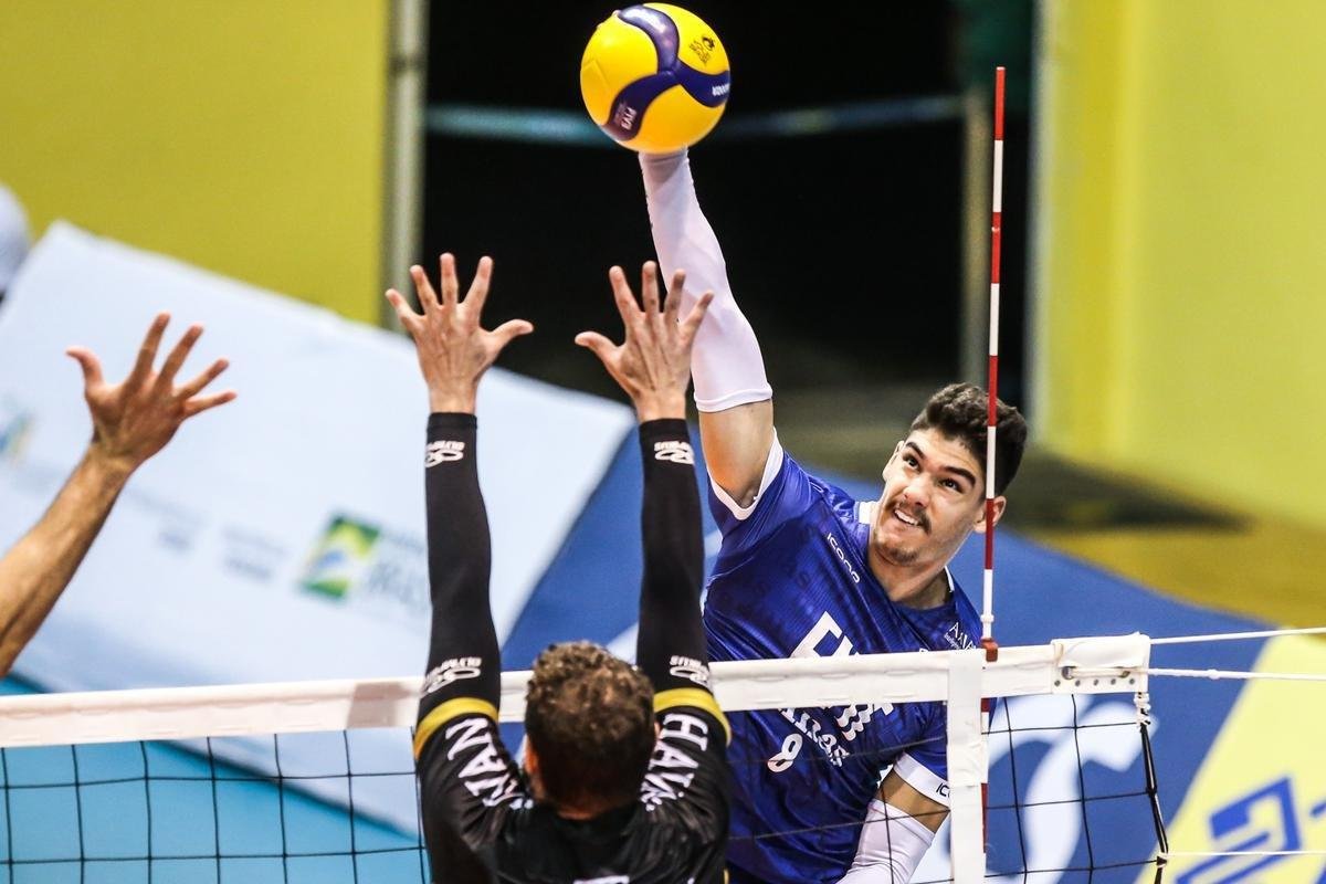 Minas no resistiu ao poderoso Taubat, perdeu por 3 sets a 0 e terminou a Superliga como vice-campeo
