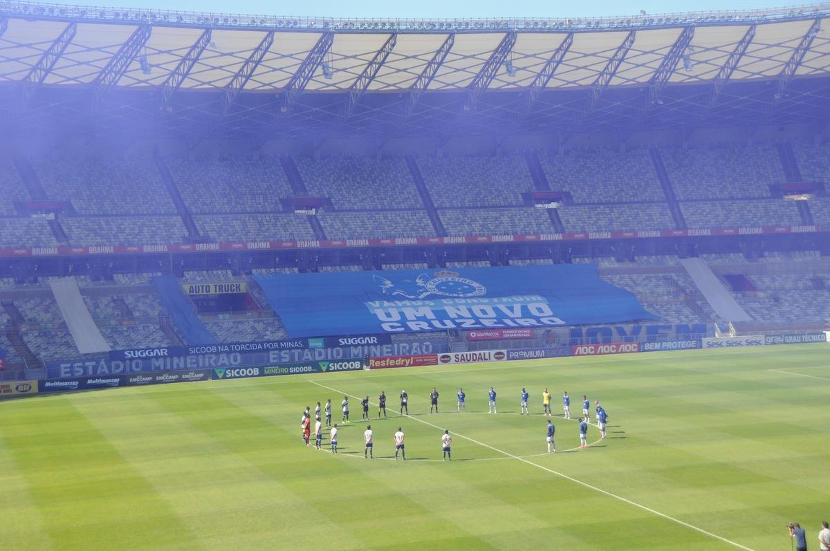 Na retomada do Campeonato Mineiro, Cruzeiro e URT se enfrentaram no Mineiro
