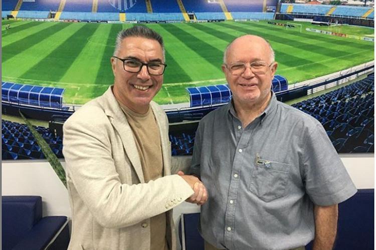 O Ava anunciou a contratao do treinador portugus Augusto Incio, que estava no Aves (Portugal)