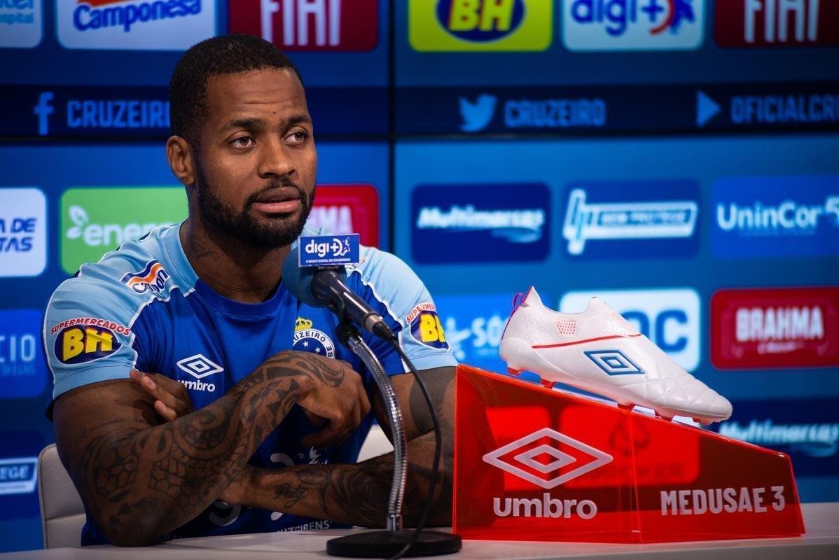 Sob o comando de Rogério Ceni, Cruzeiro treinou nesta sexta-feira na Toca da Raposa para o duelo contra o Santos, pela 15° rodada do Campeonato Brasileiro