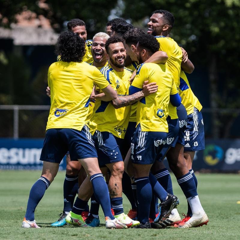Treino acometeu em clima de descontrao no fechamento da preparao para o jogo deste domingo  