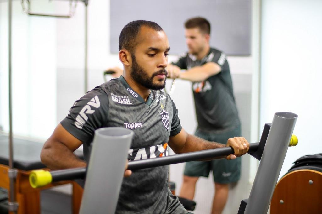 Aps empate no clssico, Atltico volta aos treinos na Cidade do Galo