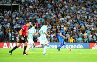 No segundo tempo, Lautaro Martnez marcou o terceiro dele no jogo, Robinho fez de falta para o Cruzeiro e Solari deu nmeros finais ao placar: Racing 4 x 2 Cruzeiro