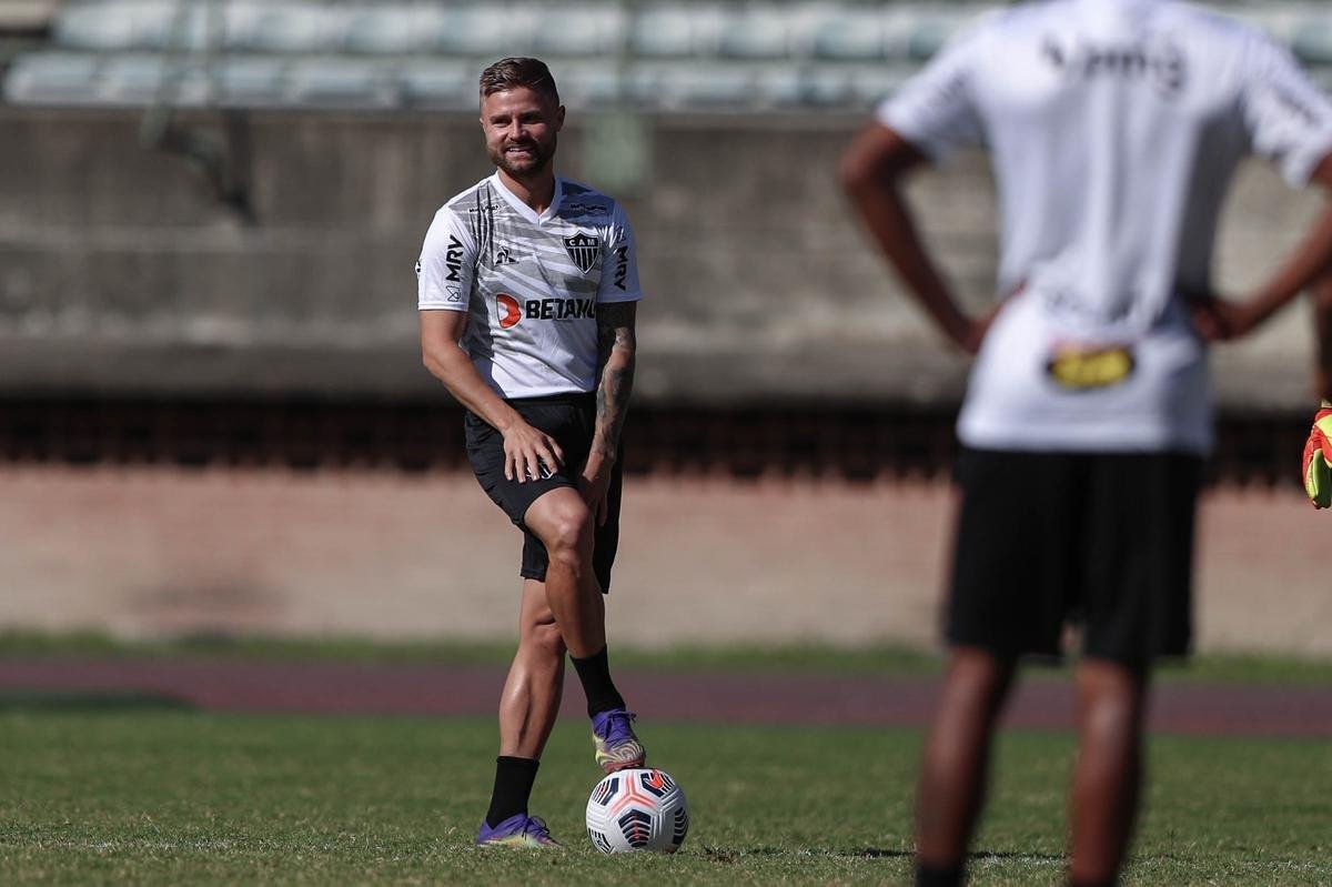 Atlético teve atividade no Estádio Olímpico Brígido Iriarte, em Caracas, antes da estreia na Libertadores