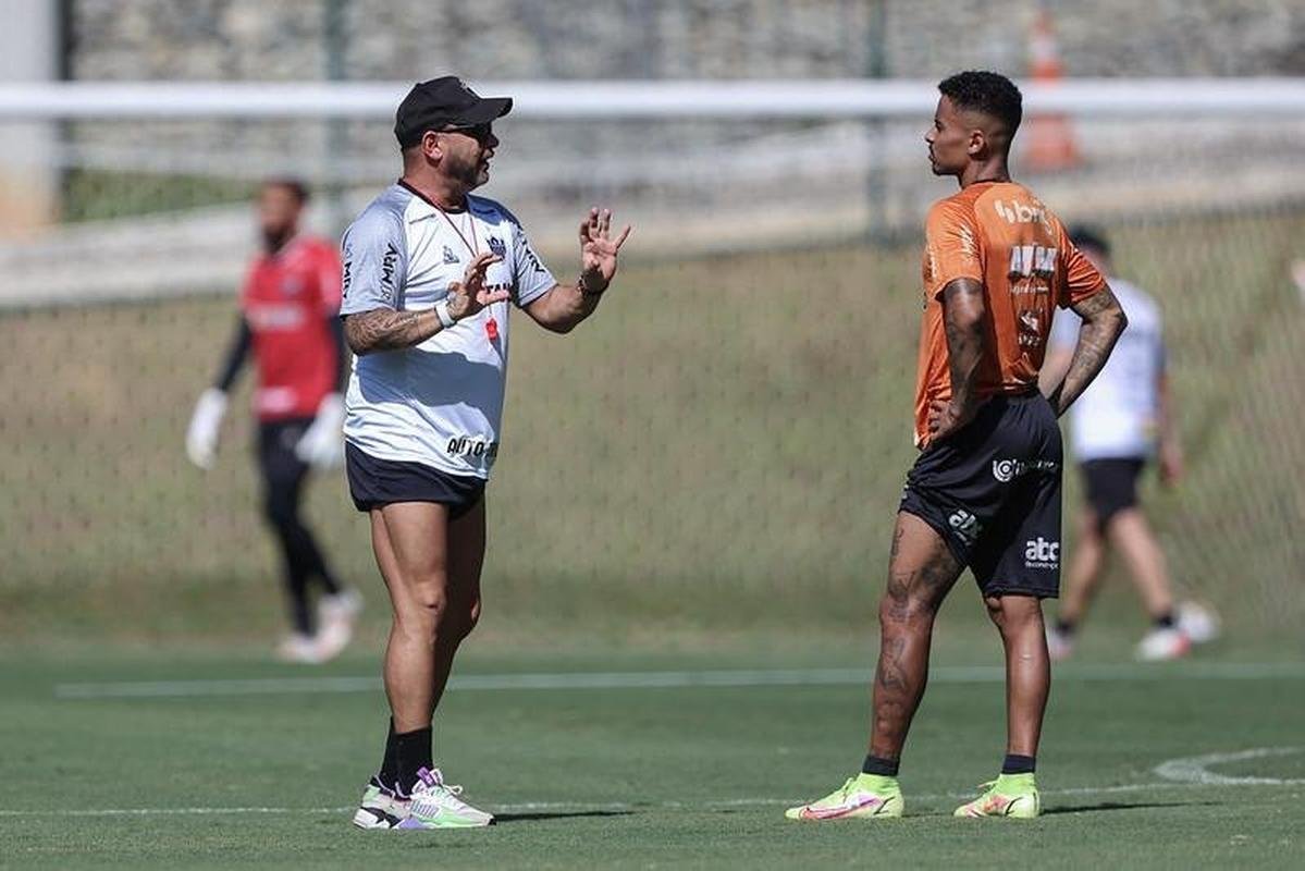 O Atltico fez um treino ttico, na manh desta quinta-feira (2), para a deciso com o Palmeiras pelo Campeonato Brasileiro.