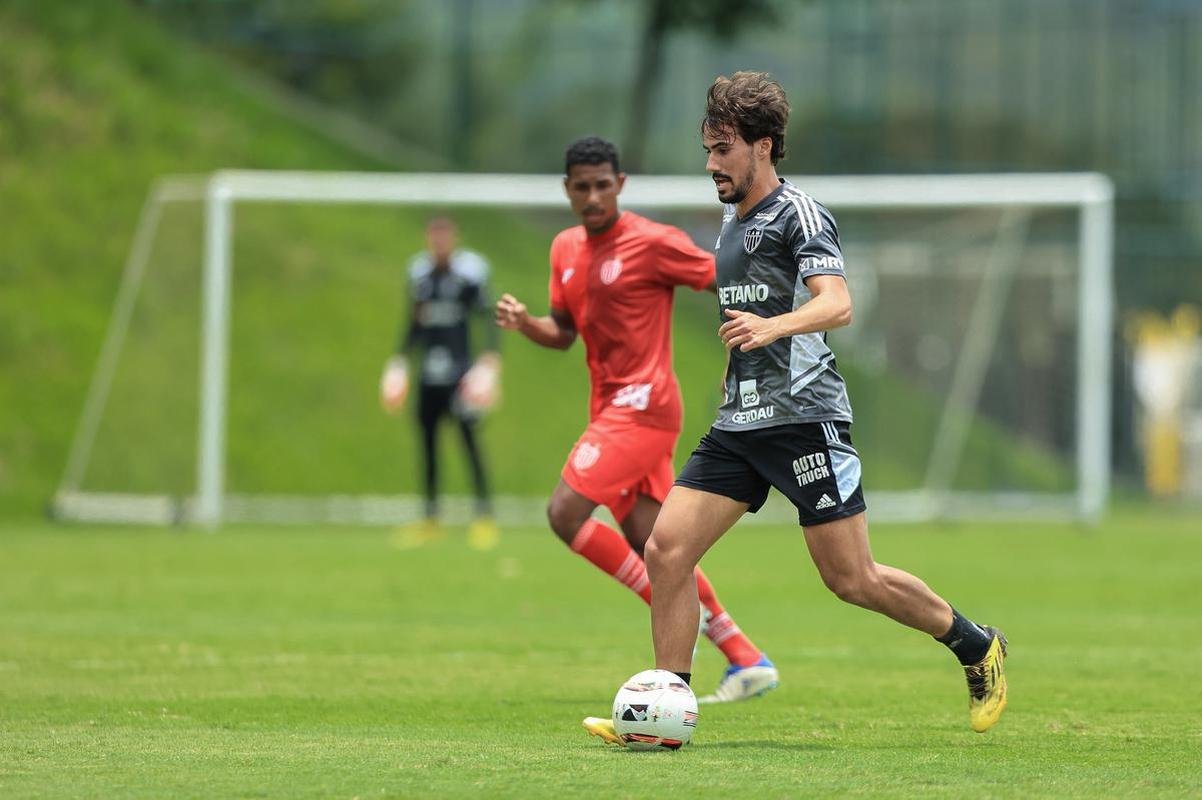 No segundo jogo-treino, Galo venceu por 3 a 0, com gols de Pavn e Eduardo Sasha, duas vezes