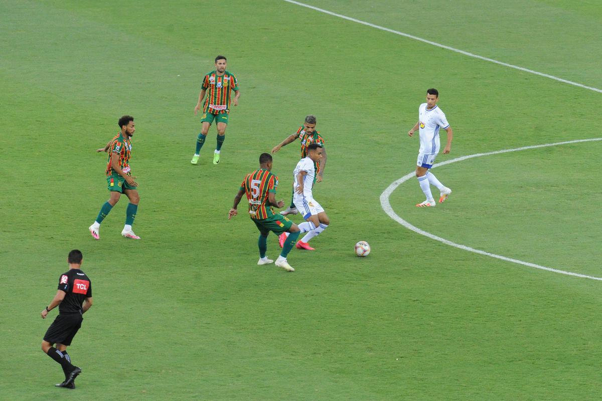 Fotos do duelo entre Cruzeiro e Sampaio Corra, no Mineiro, pela 14 rodada da Srie B do Campeonato Brasileiro