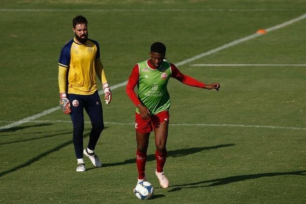 Timbu trocou o CT Wilson Campos pelo estádio dos Aflitos na tarde desta quarta-feira