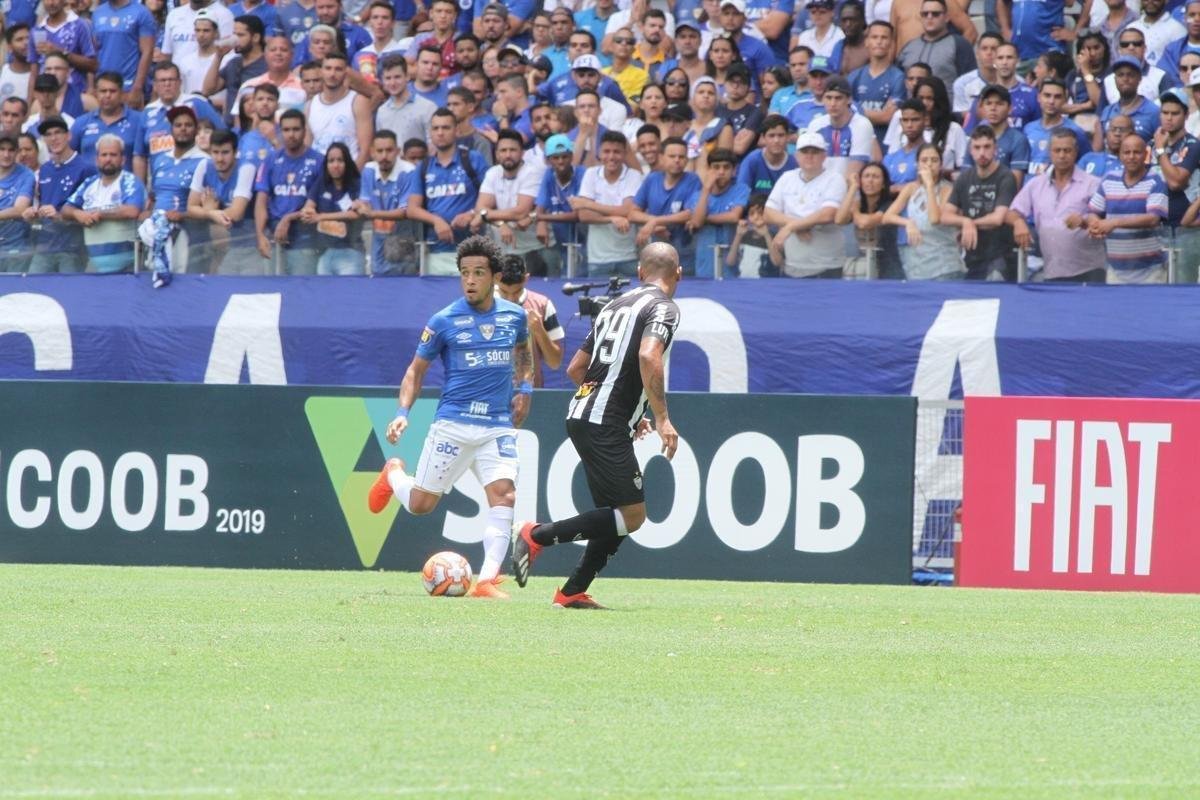 Fred abriu o placar para o Cruzeiro aos 15 minutos do segundo tempo em cobrana de pnalti