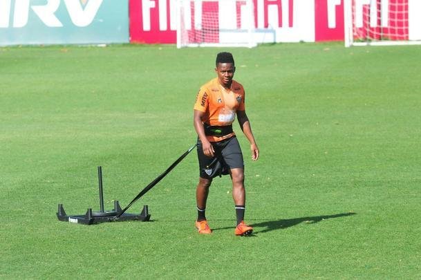 Tcnico Rodrigo Santana comandou treino nesta tera-feira  tarde, na Cidade do Galo, e definiu o time do Atltico para enfrentar o Coln, na Argentina, pela semifinal da Copa Sul-Amercana: Cleiton; Patric, Igor Rabello, Rver e Fbio Santos; Z Welison e Elias; Char, Vincius e Cazares; Franco Di Santo.