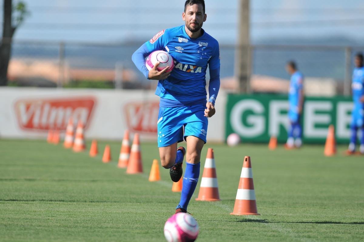 Volante Ariel Cabral (Alexandre Guzanshe/EM D.A Press)