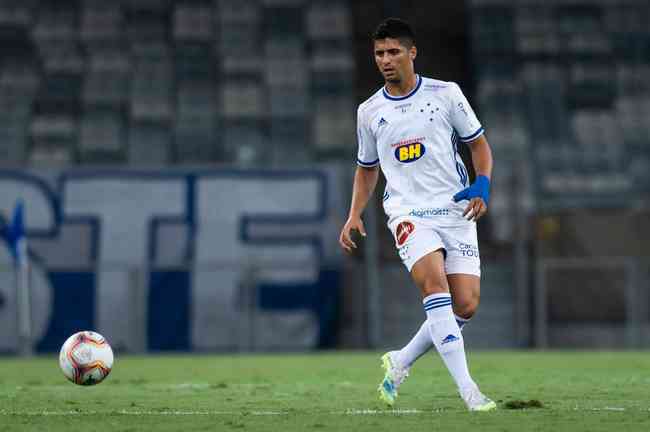 Santos anuncia contratação de Bryan Angulo com vínculo até junho