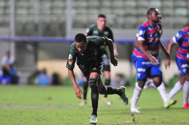 Fotos da vitria do Amrica sobre o Fortaleza, por 2 a 1, no Independncia, pela 29 rodada da Srie A do Campeonato Brasileiro