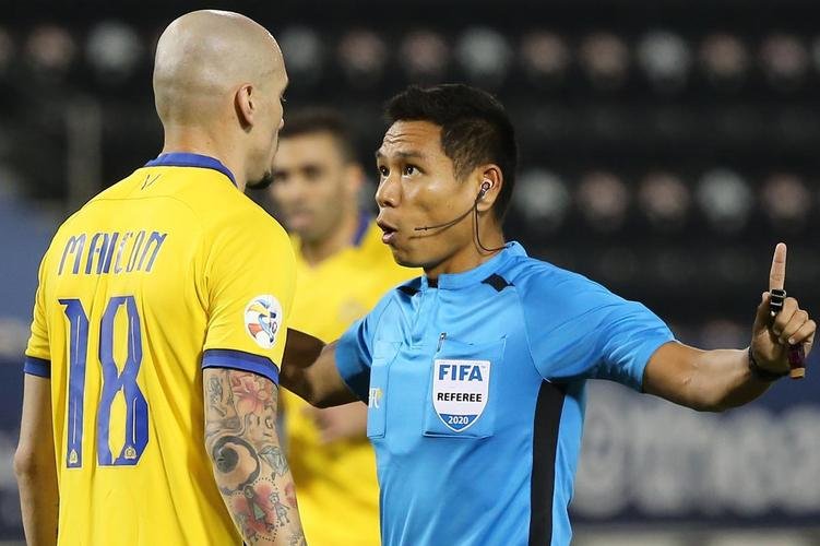 Fotos do zagueiro Maicon pelo Al Nasr, da Arábia Saudita, último clube antes de 'acerto' dele com o Cruzeiro