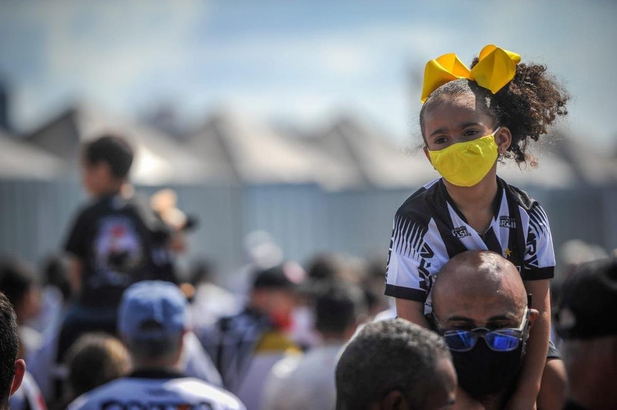 Torcida do Atltico chegou animada ao Mineiro para o jogo da taa, contra o RB Bragantino. Dia de festejar com o time o ttulo do Campeonato Brasileiro de 2021