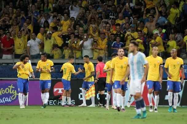 Philippe Coutinho marca o primeiro gol para o Brasil no Mineiro