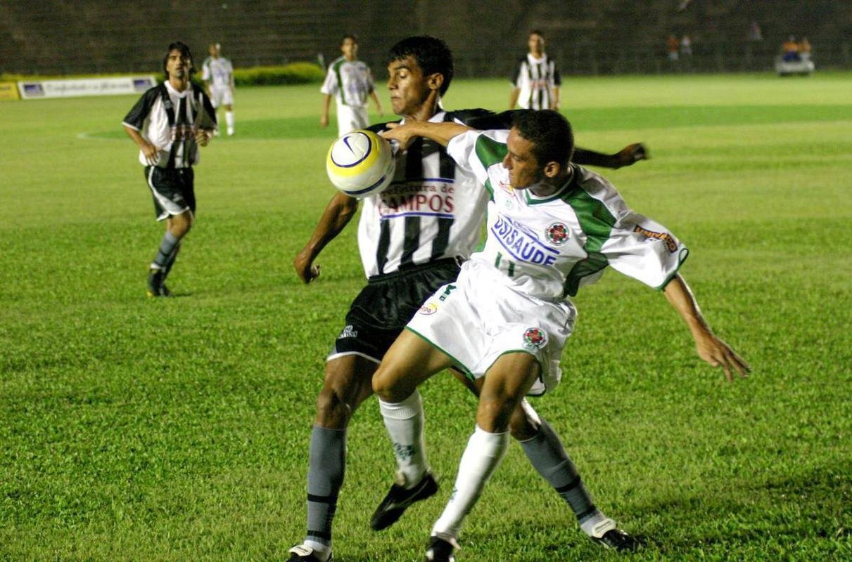 2005 - Tambm na primeira fase, o Ipatinga, campeo mineiro daquele ano, eliminou o Americano. Vitria por 2 a 0 em casa e empate por 2 a 2 como visitante.