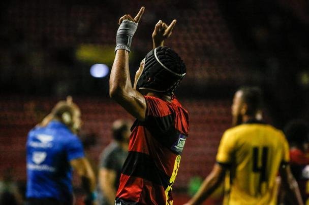 O Sport recebeu o Retrô FC em jogo adiantado da 5ª rodada do Campeonato Pernambucano. A partida marcou a estreia da Ilha do Retiro na temporada 2020