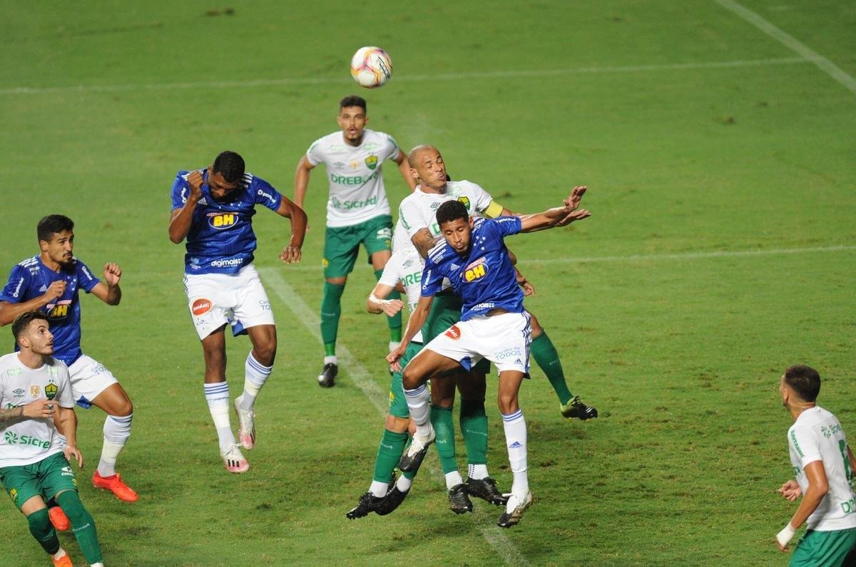 Fotos do jogo entre Cruzeiro e Cuiab, no Independncia, em Belo Horizonte, pela 32 rodada da Srie B do Campeonato Brasileiro